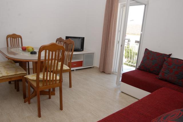 Apartments Dosljak Tivat Exterior photo