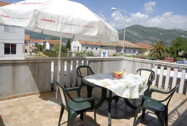 Apartments Dosljak Tivat Exterior photo