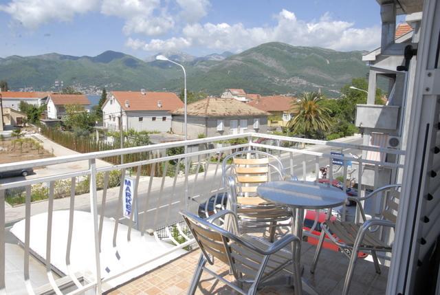 Apartments Dosljak Tivat Exterior photo