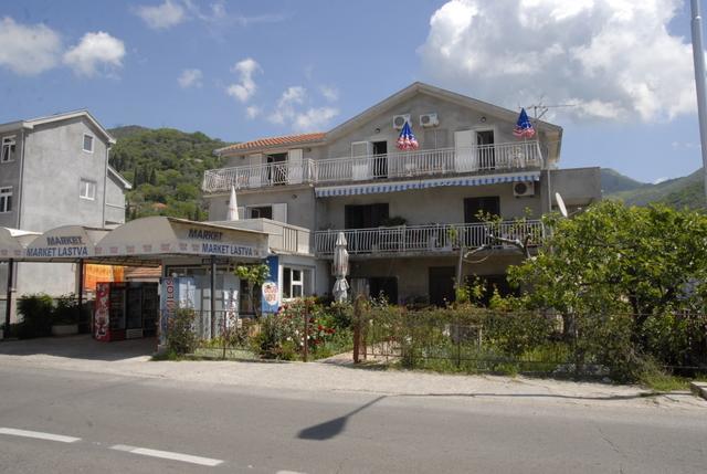 Apartments Dosljak Tivat Exterior photo