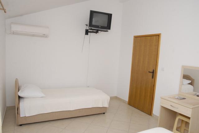 Apartments Dosljak Tivat Exterior photo