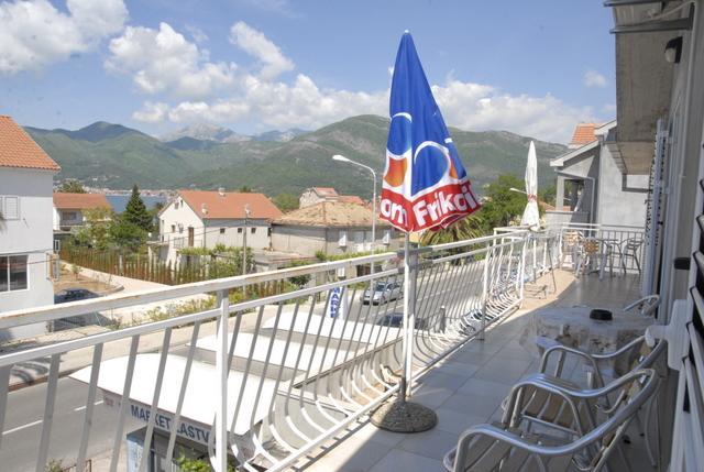 Apartments Dosljak Tivat Exterior photo