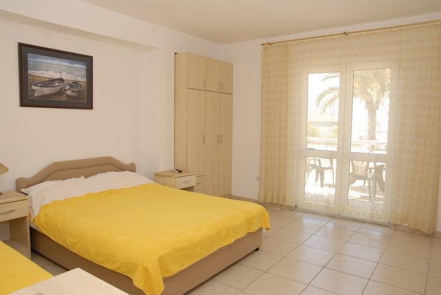 Apartments Dosljak Tivat Exterior photo
