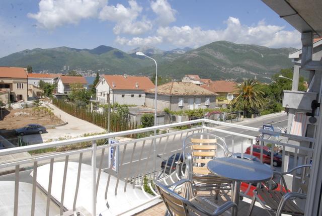 Apartments Dosljak Tivat Exterior photo